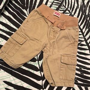 SPRING 🌿 LEVI’S Shorts Size 2T